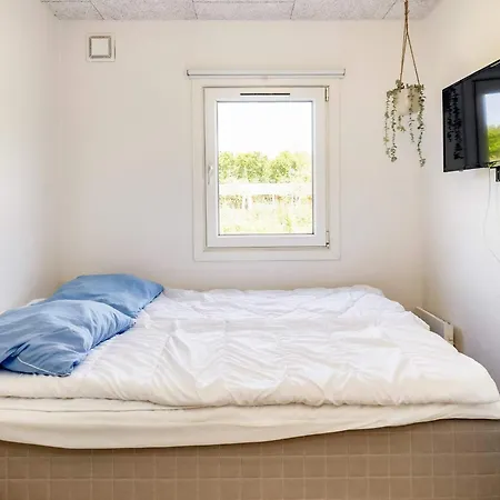 8 Person Holiday In