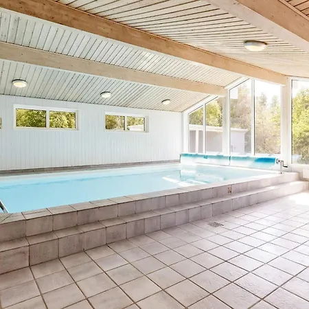 8 Person Holiday In *